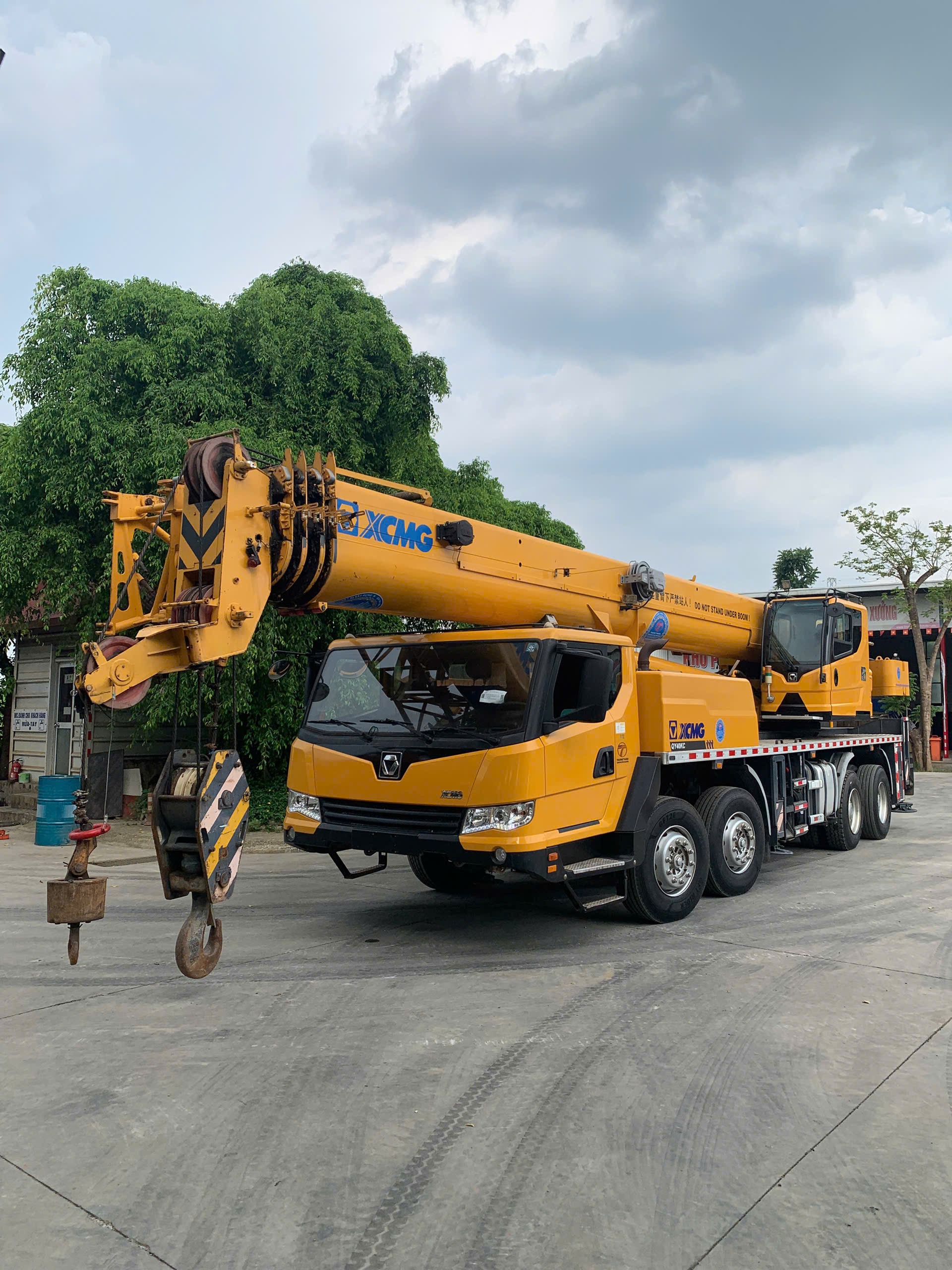 Cẩu lớn tại công trình